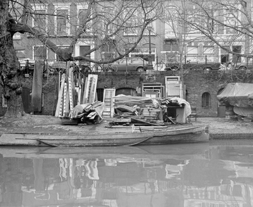883495 Gezicht op de werfkelder bij het pand Oudegracht 355 te Utrecht.